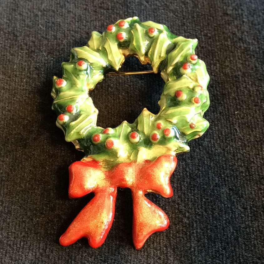 Vintage New Enamel Christmas Wreath Brooch